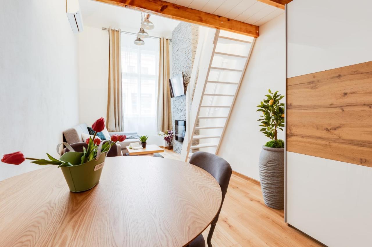 Dream Duplex On Riverside Praga Esterno foto